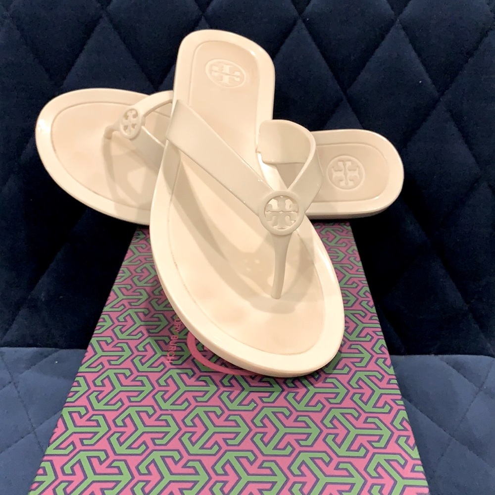 Tory Burch logo jelly thong sandals. Size 8